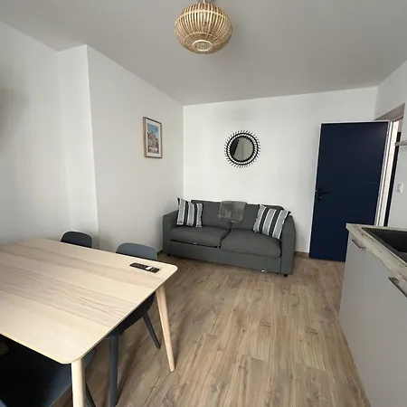 Oasis Urbaine - 2-4p Centre-ville, Place Dalton Apartament